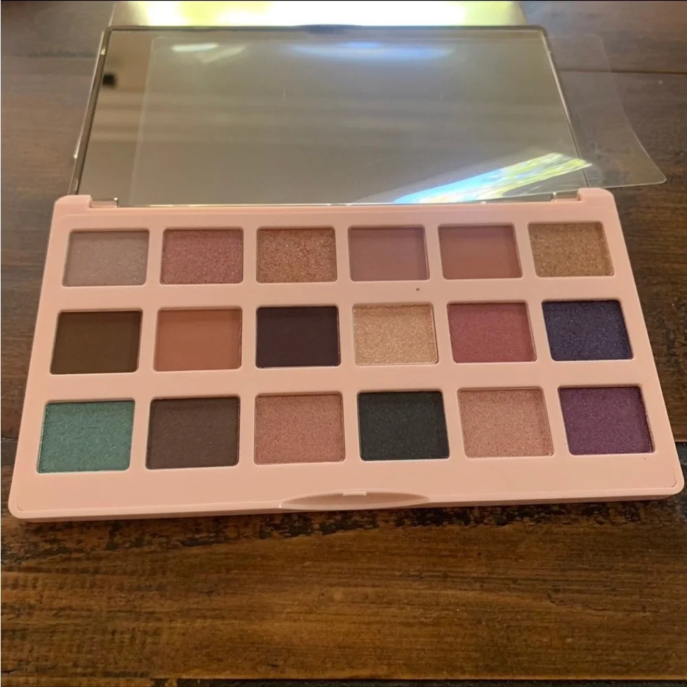 Ciate Editor Palette London 18 Pan Eyeshadow